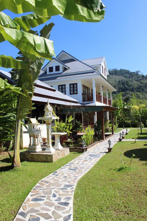 Villa Colina Khao Lak Rooms And Bungalows - Adults Only Exterior photo